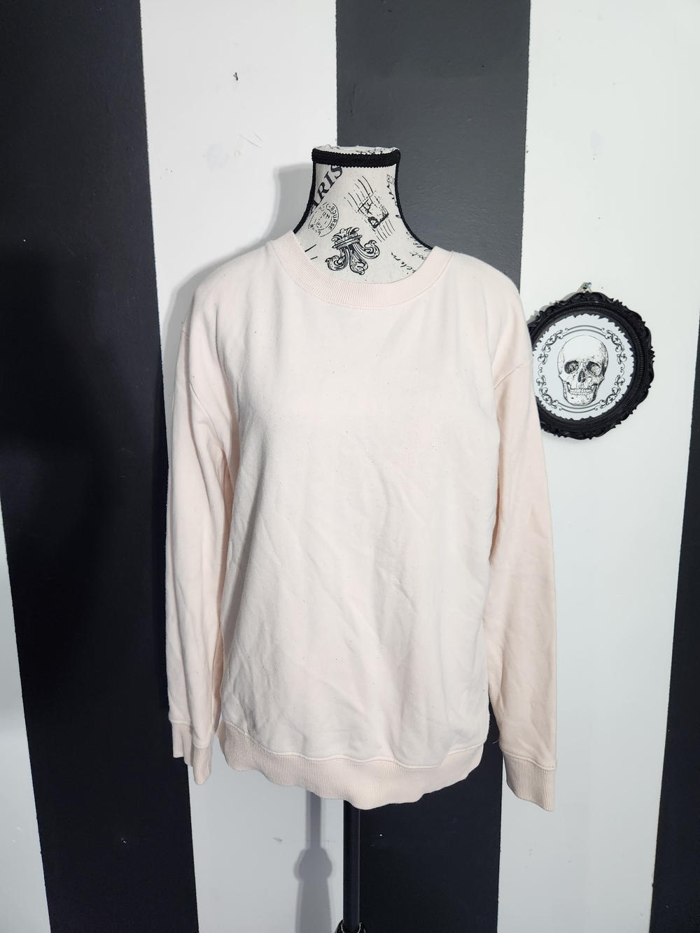 Saks Ruffle Back Crew Neck - Picture 2 of 5